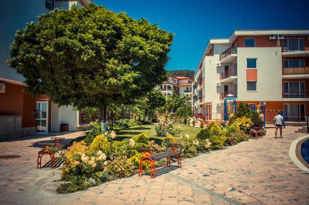 Privillege Fort Noks Beach Apartments Elenite Exterior photo